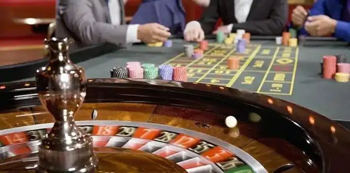Perbandingan navigasi hiburan yang lebih jelas
